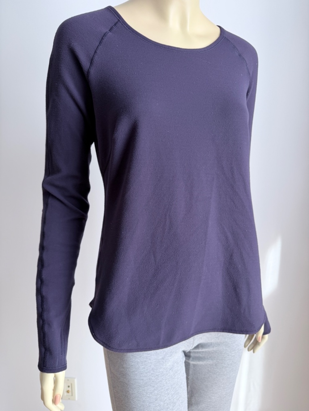 Lululemon Runder Under Long Sleeve - Picture 3 of 14